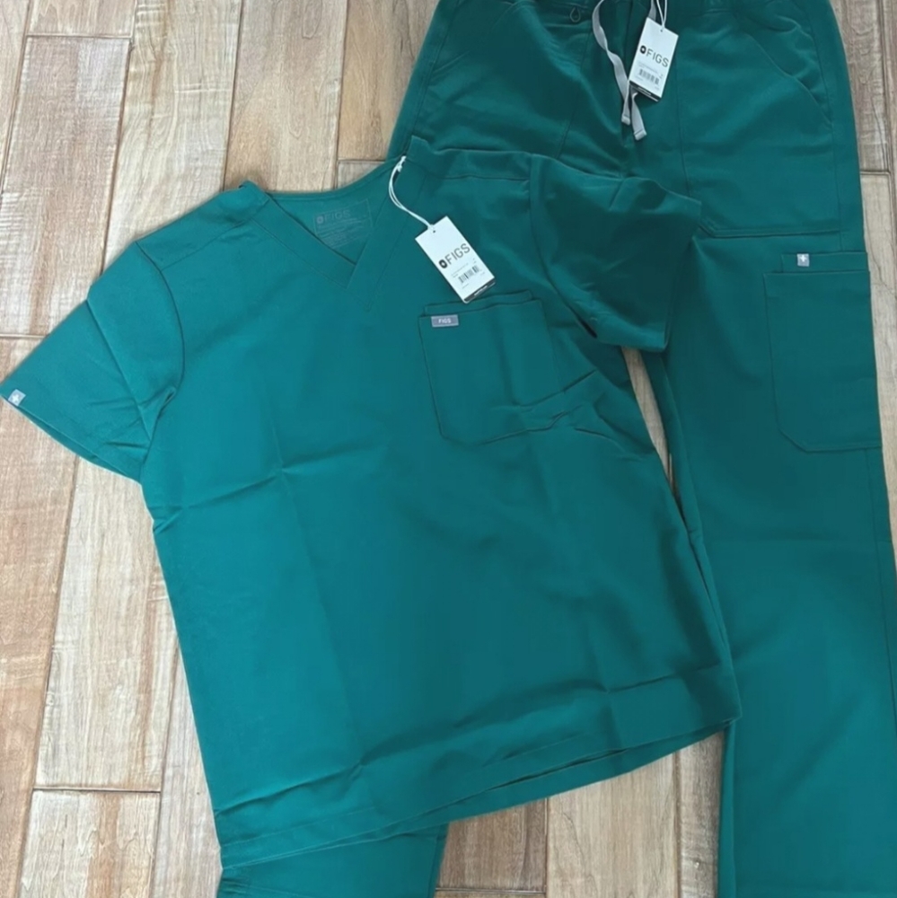 Figs Hunter Green Scrub Set